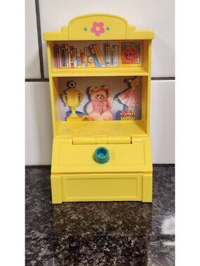 2000 FISHER PRICE LOVING FAMILY YELLOW DOLLHOUSE TOY BOX CHEST CABINET BOOK SHEL